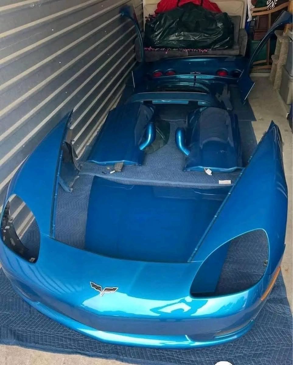 complete Jet Stream Blue OEM body for a C6 Corvette. - Image 4