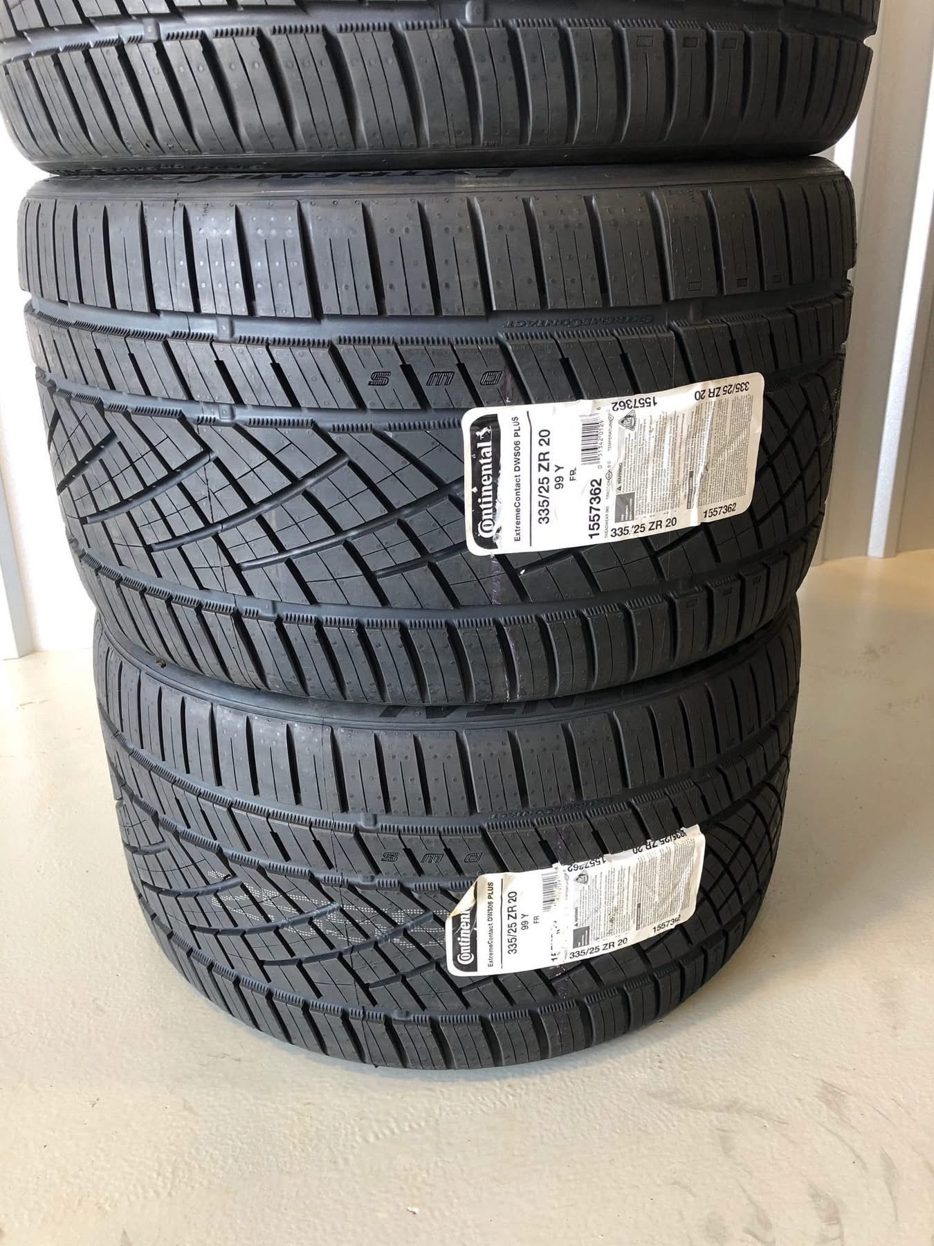 CONTINENTAL EXTREME CONTACT DWS 06 PLUS CORVETTE TIRE - Image 2